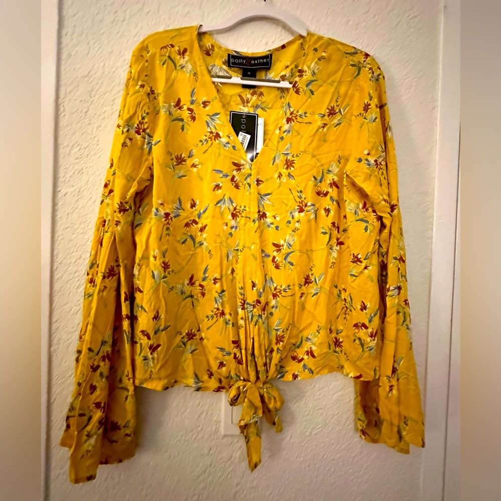 NWT POLLY & ESTHER casual blouse
